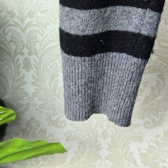 DKNY Size Medium Black Gray Vertical Striped Pullover Sweater Sequin Accents - Picture 4 of 12